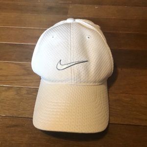 Nike Legacy91 golf hat